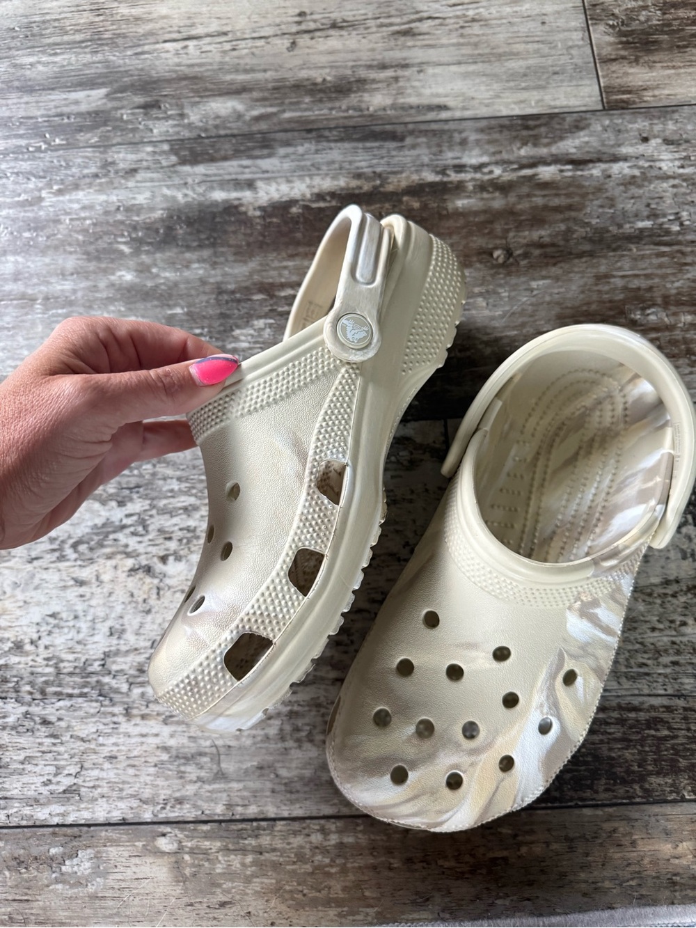 Crocs classic tan marbled unisex sandals (M6/W8) - Picture 5 of 6